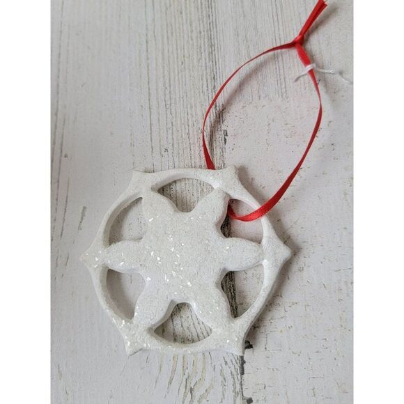 White glitter ceramic snowflake ornament Xmas decor - Picture 3 of 3